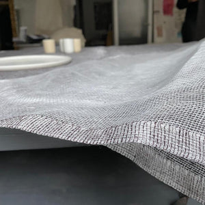 Linen double tablecloth Tinita 140x200cm in white and dark grape