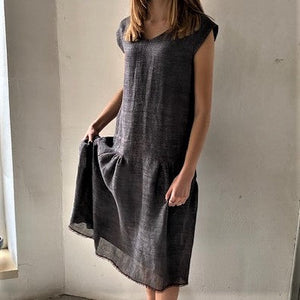 Linen summer dress with dropped waist Arni in anthracite grey